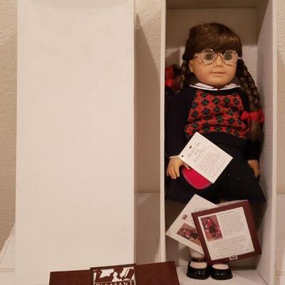 Lot 115: New in Box 1992 "Molly" American Girl Doll 