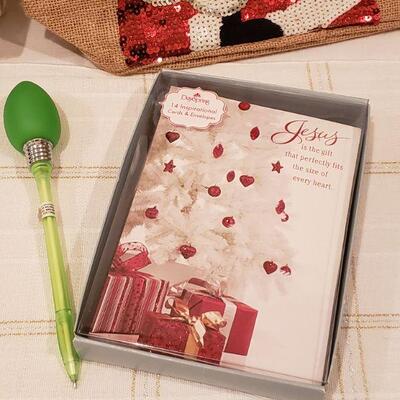Lot 116: New Holiday Bundle (Bag, CHRISTMAS cards & Pen & Potpourri 