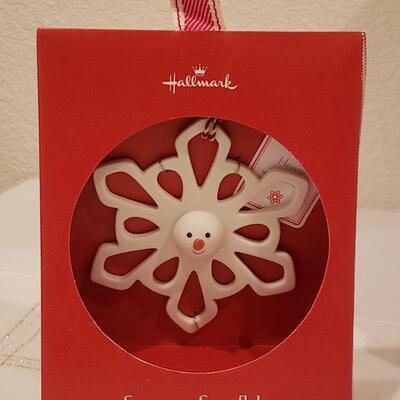 Lot 117:  New Hallmark Throw Blanket, Christmas Cards & Snowman Ornament 