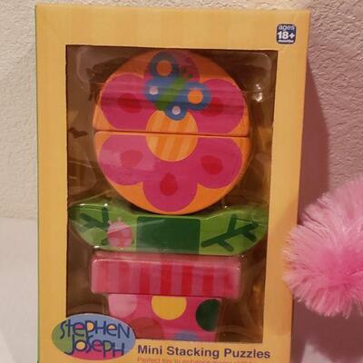 Lot 124: New Wood Puzzle, Play/Dinner Mat and Soft Pink Unicorn 