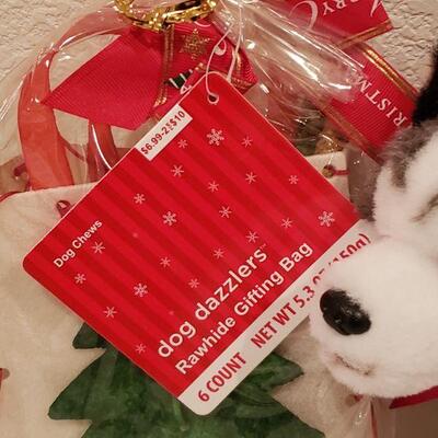 Lot 129: Dog Christmas Gift Lot