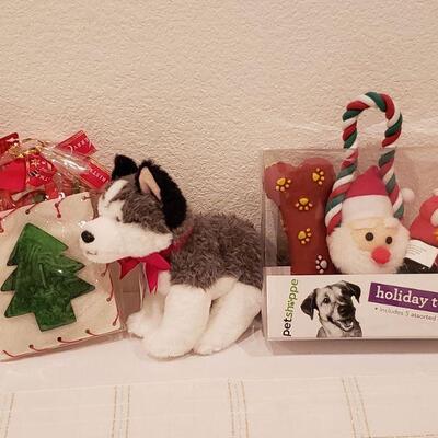 Lot 129: Dog Christmas Gift Lot