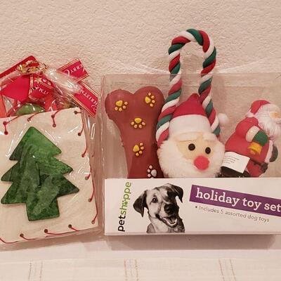 Lot 129: Dog Christmas Gift Lot