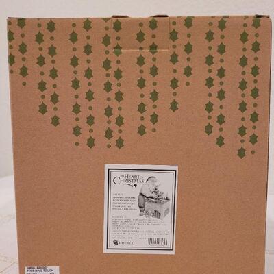Lot 138: The Heart of Christmas Santa Figure