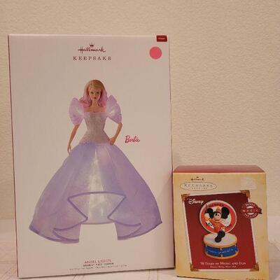 Lot 139: HALLMARK Christmas Ornaments 