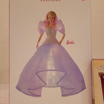 Lot 139: HALLMARK Christmas Ornaments 
