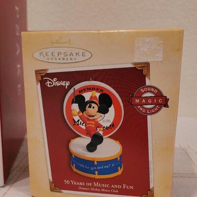 Lot 139: HALLMARK Christmas Ornaments 