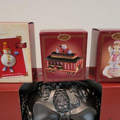 Lot 155: Bundt Pan NEW and HALLMARK Christmas Ornaments