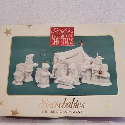 Lot 158: Dept. 56 SnowBabies Manger Christmas Figures