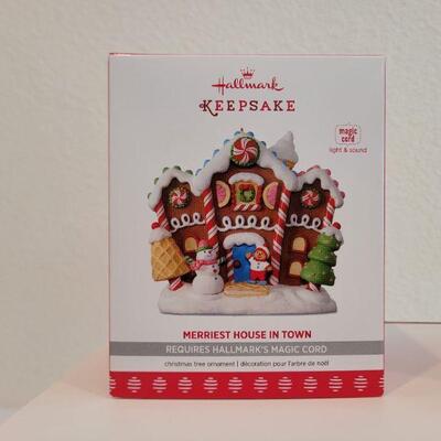 Lot 171: Assorted HALLMARK Christmas Ornaments 