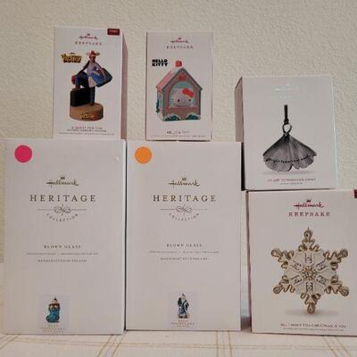 Lot 173: Assorted HALLMARK Christmas Ornaments 