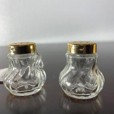 Small crystal salt and pepper shaker. 