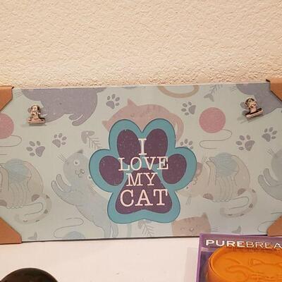 Lot 201: Cat Lovers Gift Lot