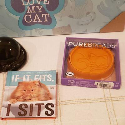 Lot 201: Cat Lovers Gift Lot