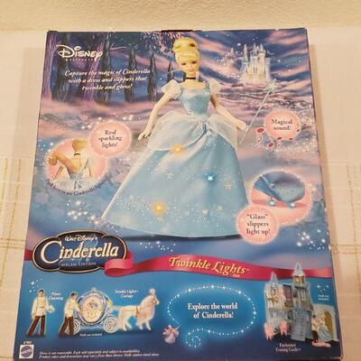 Lot 202: New Disney Cinderella Doll (Needs New Batteries)