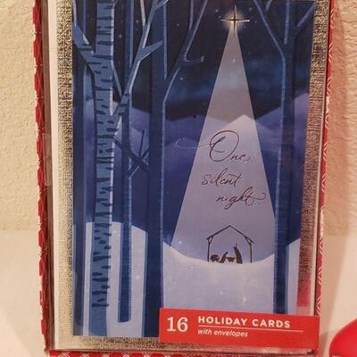 Lot 212: NEW Tree Skirt, Christmas Cards & Pen