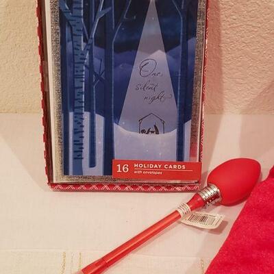 Lot 212: NEW Tree Skirt, Christmas Cards & Pen