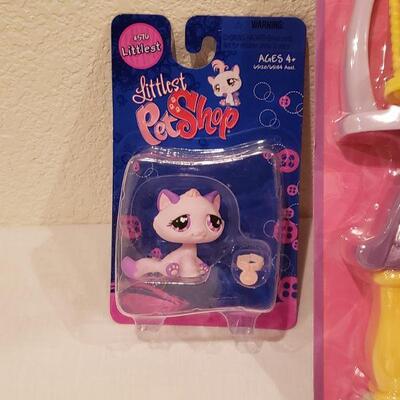 Lot 220: NEW Littlest Pet Shop Kitties & Plushie Unicorn Kitty