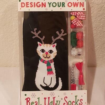Lot 221: NEW Puzzle, Jewel Ice Tray, Hair Deco, Socks