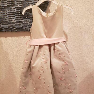 Lot 222: NEW (3) Dresses 3T