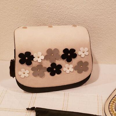 Lot 224: NEW Coco & Carmen Purse with Interchangeable Tops and Straps