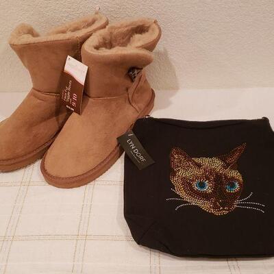 Lot 225: NEW Boots and Siamese Rhinestone Purse