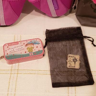 Lot 228: NEW Slippers, Lip Balm, Inspirational Token & Wristlet Purse