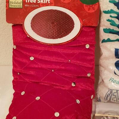 Lot 229: NEW Tree Skirt, Pinecone Candles, Foot Switch for Christmas Tree & Bag of Snow