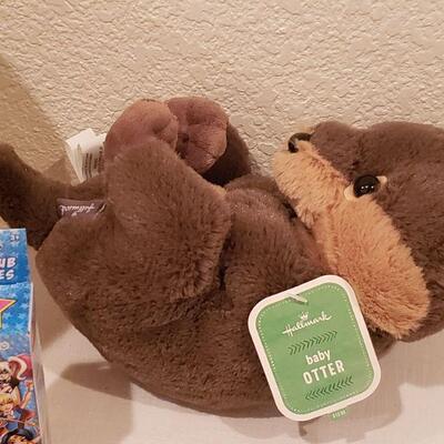 Lot 240: NEW Play Food, Bath Coloring Tabs, Ornaments and a Baby Otter Plushie