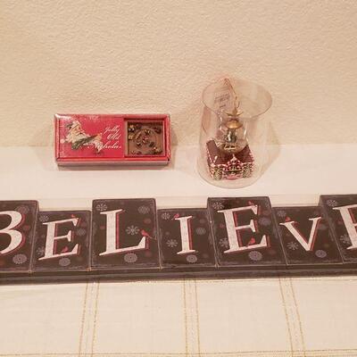 Lot 246: NEW Christmas Deco 