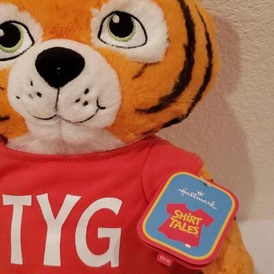 Lot 251:  NEW Shirtails Plushie & Marble Brain Game