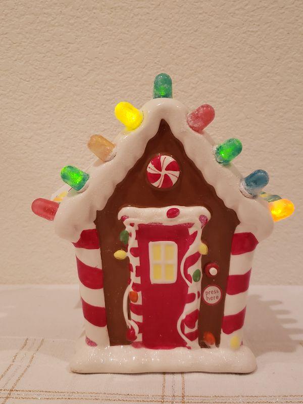 Lot 253 NEW Hallmark Light Up Gingerbread House Deco