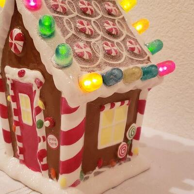 Lot 253: NEW Hallmark Light Up Gingerbread House Deco