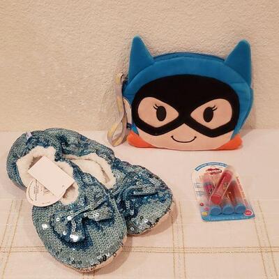 Lot 260: NEW Bat Girl Wristlet, Slippers & Chapstick 