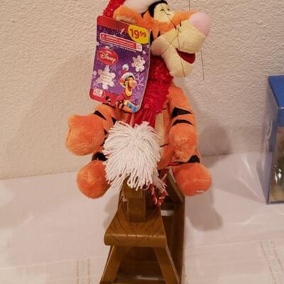 Lot 262: NEW Disney Rocking Tigger & Pooh Set 