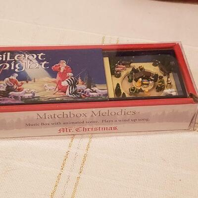 Lot 263: NEW Christmas Deco