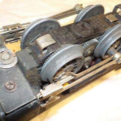Pre- War Lionel Trains . Engine and accessories.