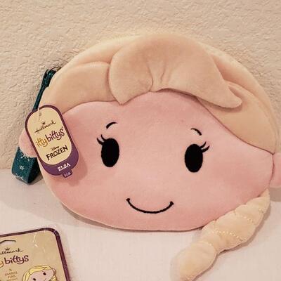 Lot 266: NEW Elsa Wristlet, Itty Bitty Frozen Pins, and Lip Balm