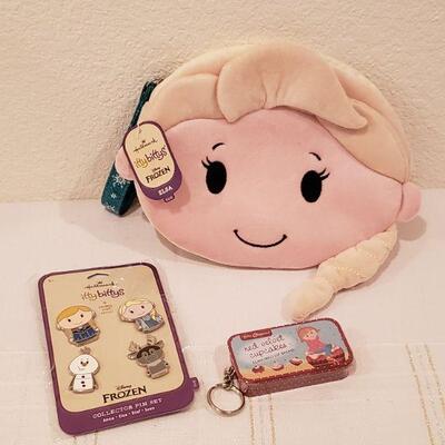 Lot 266: NEW Elsa Wristlet, Itty Bitty Frozen Pins, and Lip Balm