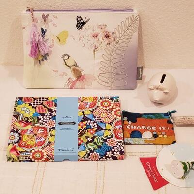 Lot 267: NEW Gift lot