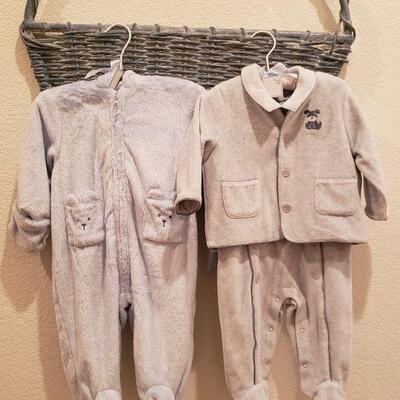 Lot 271: NEW Baby Boy Outfits (6-9 months)