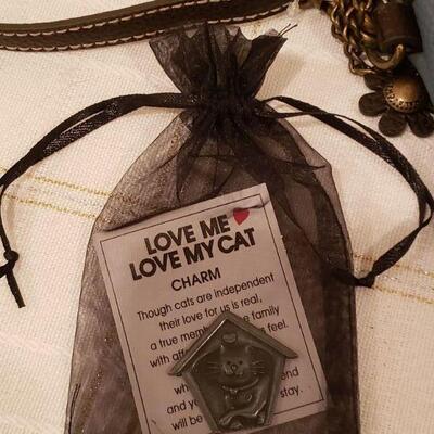Lot 274: New Chala Purse, Cat Pin and Inspirational Token
