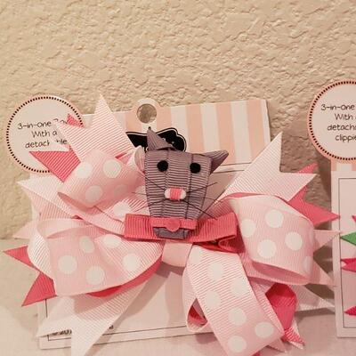 Lot 286: New Necklace and Hairbows