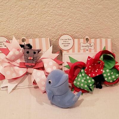 Lot 286: New Necklace and Hairbows