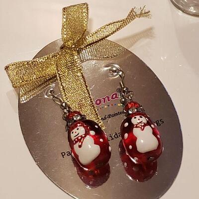 Lot 291: Holiday Jewelry lot