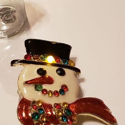 Lot 291: Holiday Jewelry lot
