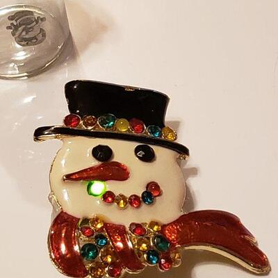 Lot 291: Holiday Jewelry lot