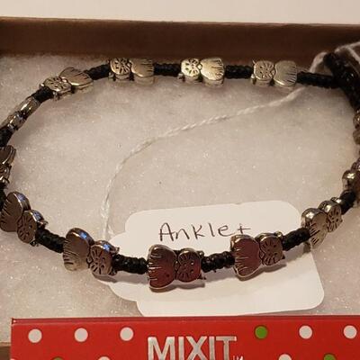 Lot 294: (3) Cat Holiday Brooches and Anklet