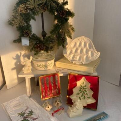 J 164 Lenox Holiday Lot with Wreath 