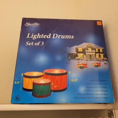 Lot 311: Lighted Drums Set of 3 CHRISTMAS Outdoor Deco